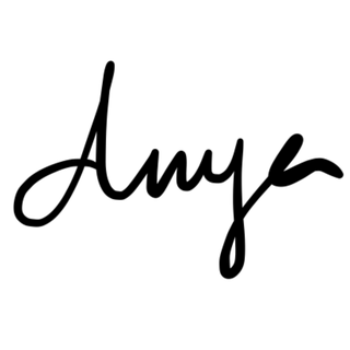 Anya von Diessl signature